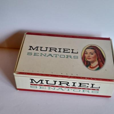 Muriel Senators Cigar box with vintage Colibri Mono gas tabletop lighter