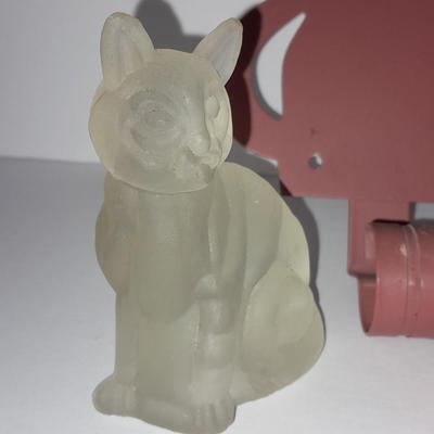 Cat Collectibles, metal three kitty wall hook, glass cat, two small cat books and more