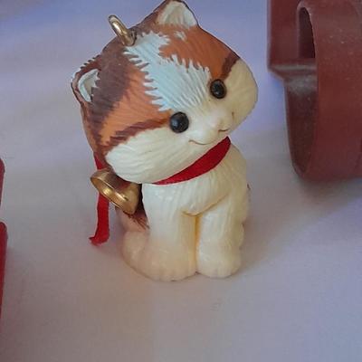 Cat Collectibles, metal three kitty wall hook, glass cat, two small cat books and more