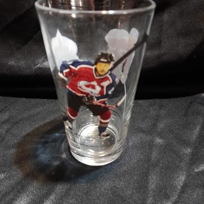 Colorado Avalanche Memorabilia bears, Mugs, and magazines