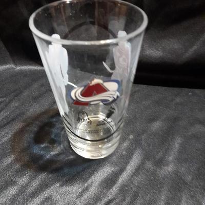 Colorado Avalanche Memorabilia bears, Mugs, and magazines