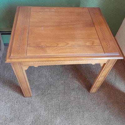 Wood side / End table with carved leaf design comes with black lamp
