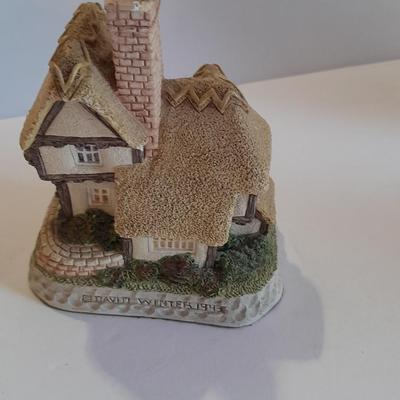 David Winter The cat pipe Inn and RETIRED Department 56 "Dickens' Village Mill