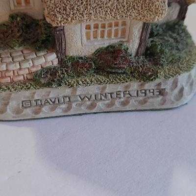 David Winter The cat pipe Inn and RETIRED Department 56 "Dickens' Village Mill