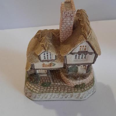 David Winter The cat pipe Inn and RETIRED Department 56 "Dickens' Village Mill