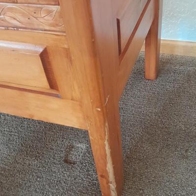 Solid pine bench seat with hinged seat storage