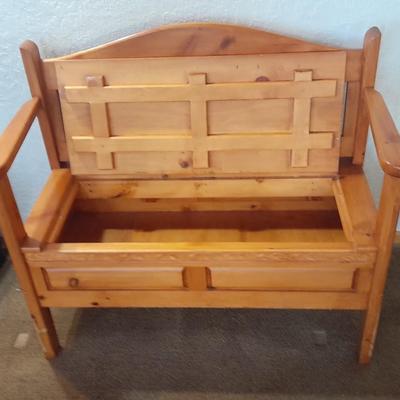 Solid pine bench seat with hinged seat storage