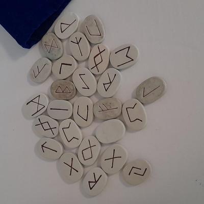 Rune Stone Set with The book of Runes by Ralph Blum