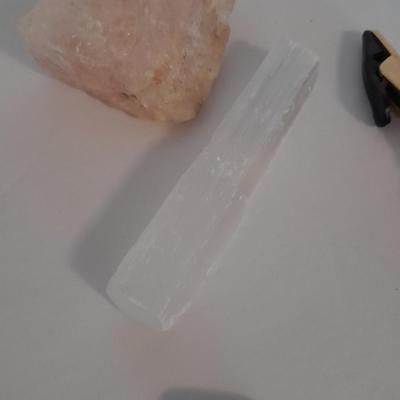 Healing stones, rose quartz, satin spar / selenite and Circle of stones Woman's journey to herself and more