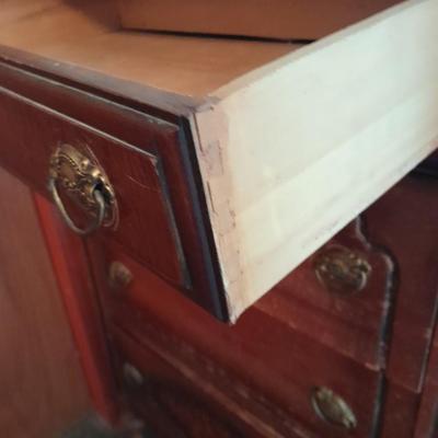 Antique chest of drawers