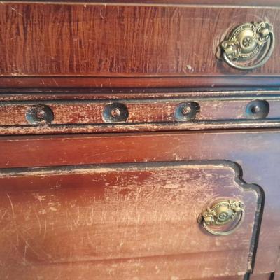 Antique chest of drawers