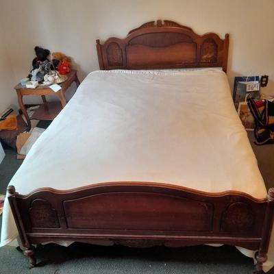 Antique bed Queen sized