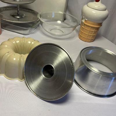 Pyrex, Corning Ware & More Baking Dishes, Pans, Etc (M-RG)