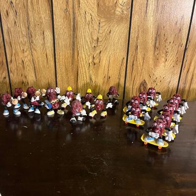 Nostalgic 80's Characters & Fast Food Characters (LR-MG)