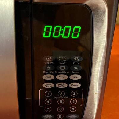 1100W Oster OGZF1301 Microwave (K-RG)