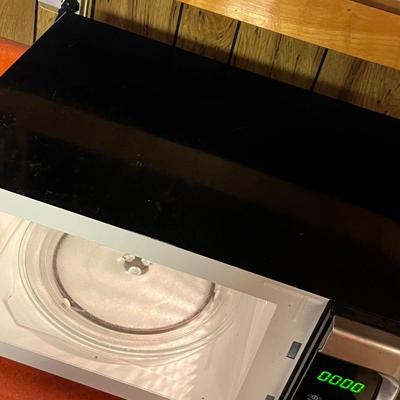 1100W Oster OGZF1301 Microwave (K-RG)