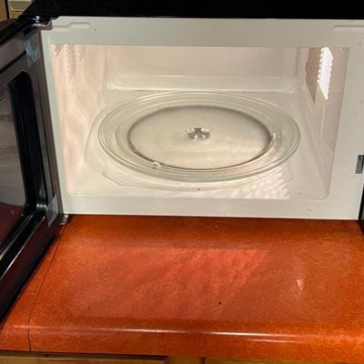 1100W Oster OGZF1301 Microwave (K-RG)
