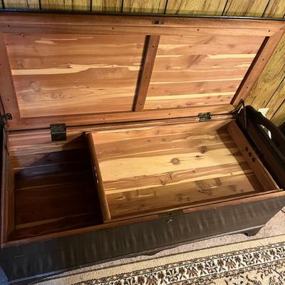 Cedar Chest (LR-MG)