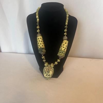 Stone & Quartz Carved Items (LR-MG)