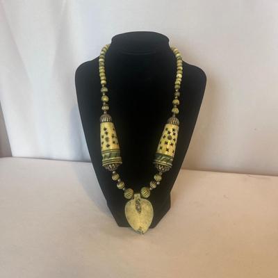 Stone & Quartz Carved Items (LR-MG)