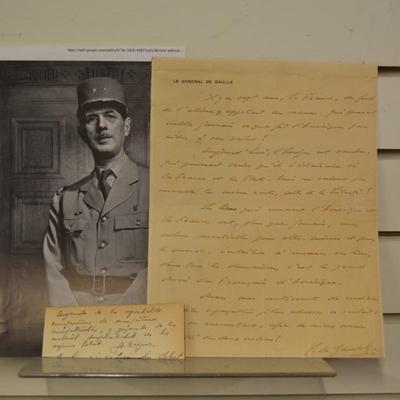 Vintage Signed Correspondence Post WWII Charles De Gaulle - Unauthenticated