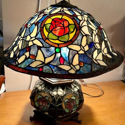Tiffany style stained glass lamp