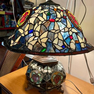 Tiffany style stained glass lamp