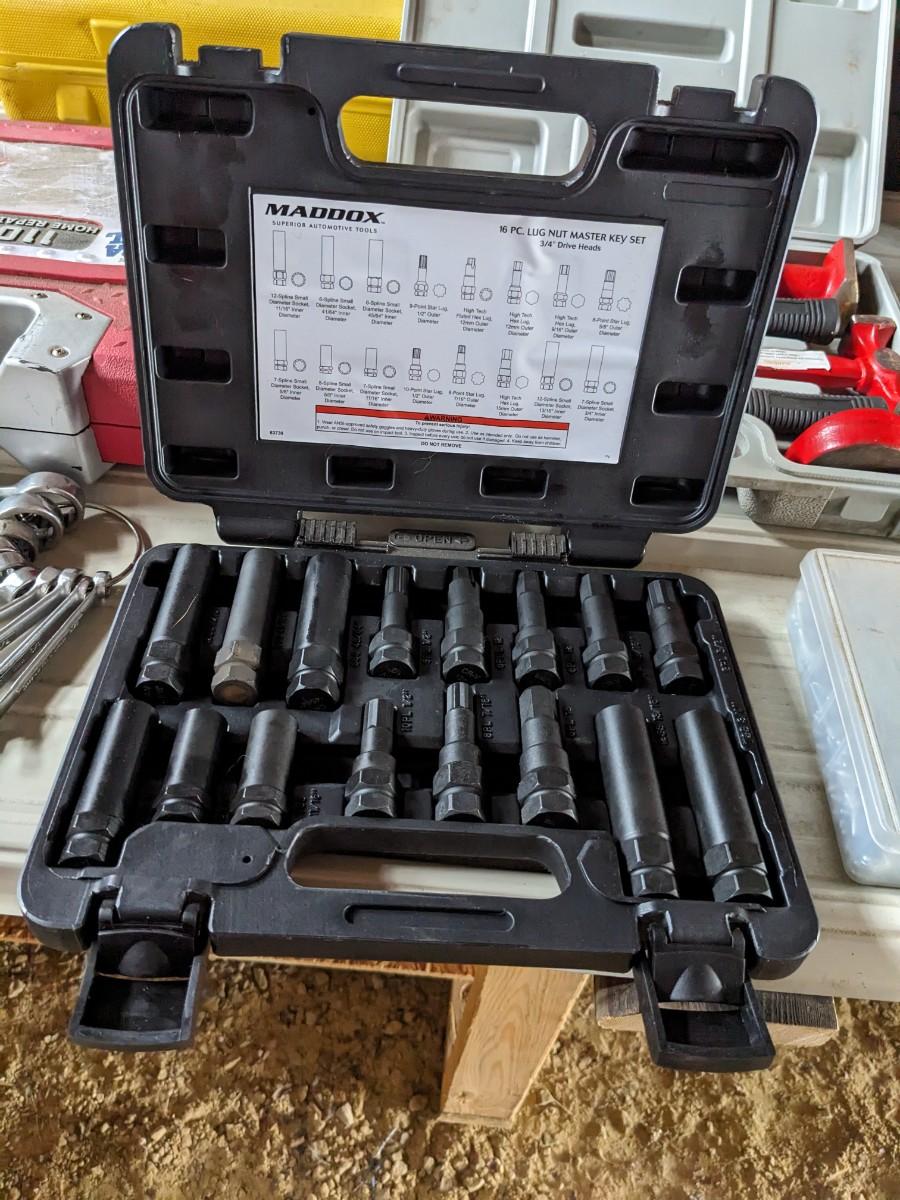 Maddox 16 PC Lug Nut Master Key Set