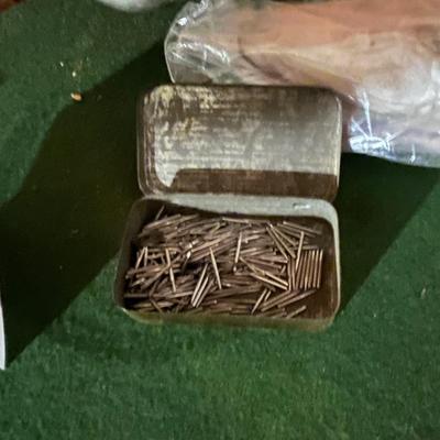 Victor Victrola VV-IX and 78s (LR-MG)