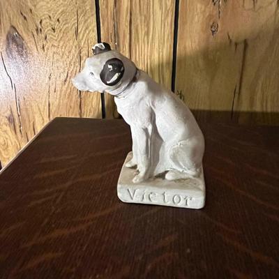 Victor Victrola VV-IX and 78s (LR-MG)