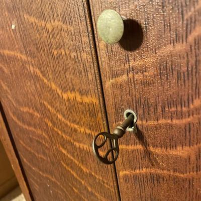 Victor Victrola VV-IX and 78s (LR-MG)