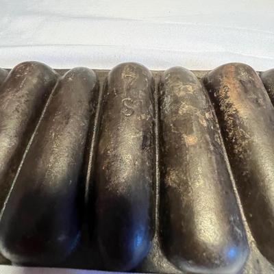 Cast Iron Skillets, Corning Ware & More (K-RG)