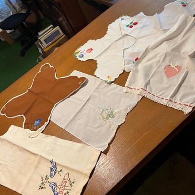 Vintage Table Linens & More (O-RG)