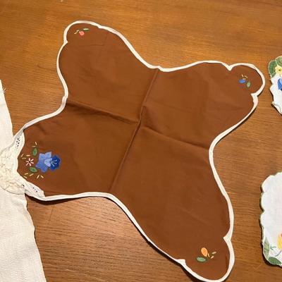 Vintage Table Linens & More (O-RG)