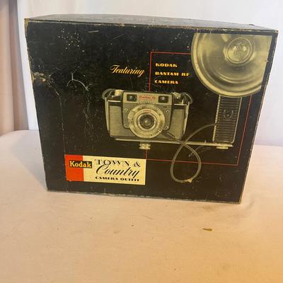 Vintage Kodak & Polaroid Cameras (LR-MG)