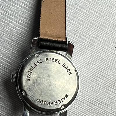 Gucci, Buler, Timex & More - Ten Ladies Watches (K-RG)