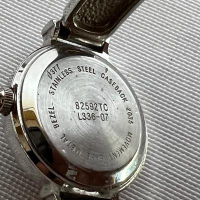 Gucci, Buler, Timex & More - Ten Ladies Watches (K-RG)