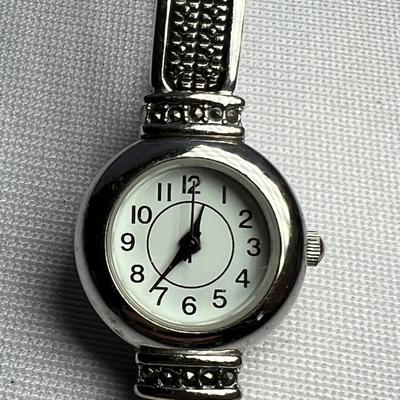 Gucci, Buler, Timex & More - Ten Ladies Watches (K-RG)