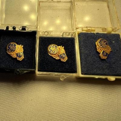 Gold Tie Pins, Brooches & More (K-RG)