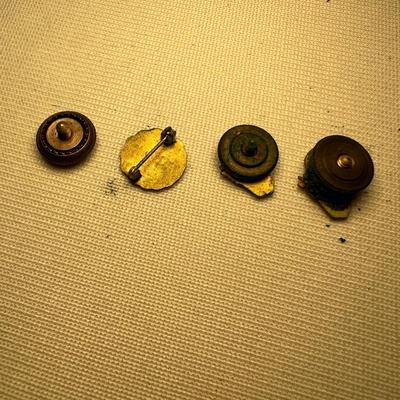 Gold Tie Pins, Brooches & More (K-RG)