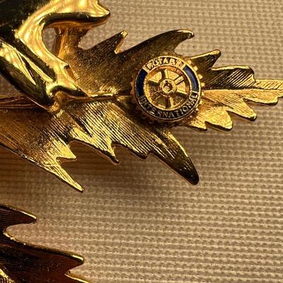 Gold Tie Pins, Brooches & More (K-RG)