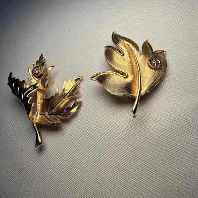Gold Tie Pins, Brooches & More (K-RG)
