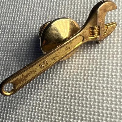 Gold Tie Pins, Brooches & More (K-RG)