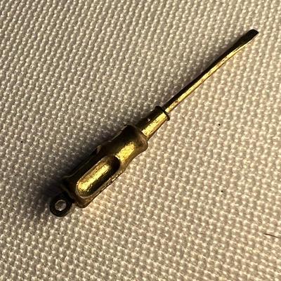 Gold Tie Pins, Brooches & More (K-RG)