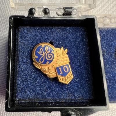 Gold Tie Pins, Brooches & More (K-RG)