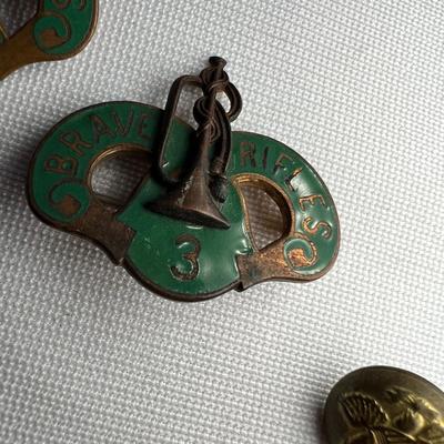 Army Issue Pocket Knife, Military Patches, Buttons, Ribbon Bars & More (K-RG)