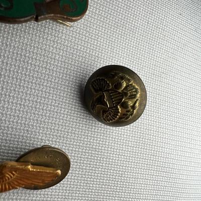 Army Issue Pocket Knife, Military Patches, Buttons, Ribbon Bars & More (K-RG)