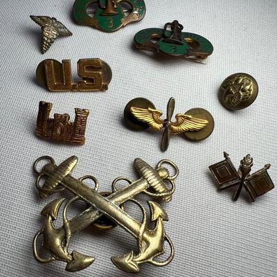 Army Issue Pocket Knife, Military Patches, Buttons, Ribbon Bars & More (K-RG)