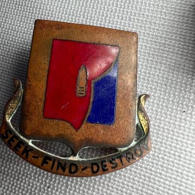 Army Issue Pocket Knife, Military Patches, Buttons, Ribbon Bars & More (K-RG)