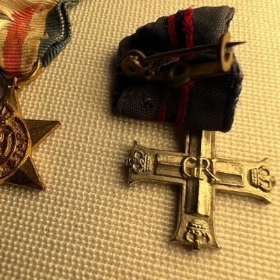 Army Issue Pocket Knife, Military Patches, Buttons, Ribbon Bars & More (K-RG)